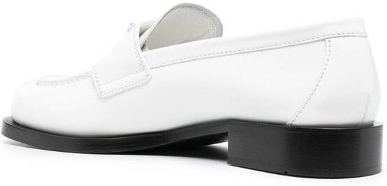 Prada Loafers met logoplakkaat Wit