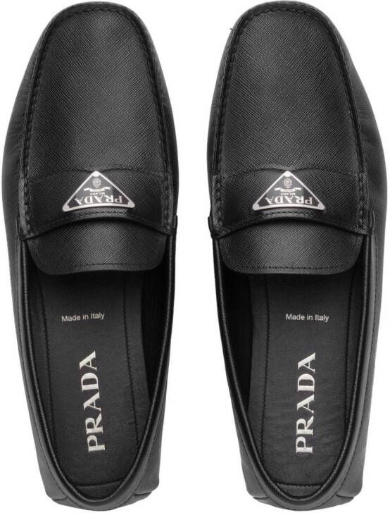 Prada Loafers met logoplakkaat Zwart