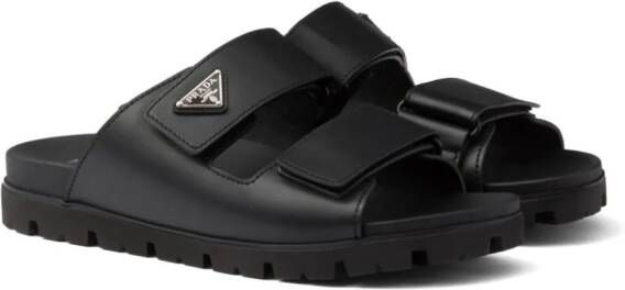 Prada Loafers met logoplakkaat Zwart