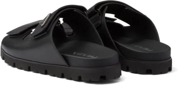 Prada Loafers met logoplakkaat Zwart