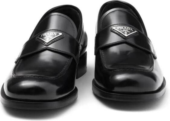 Prada Loafers met logoplakkaat Zwart