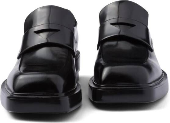 Prada Loafers met patch Zwart