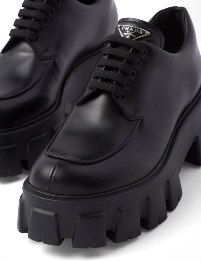 Prada Monolith veterschoenen Zwart