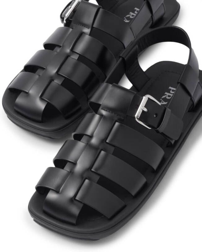 Prada Sandalen met geweven bandjes Zwart