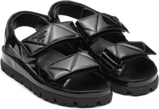 Prada Sandalen met logo Zwart