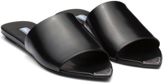 Prada Sandalen met puntige neus Zwart