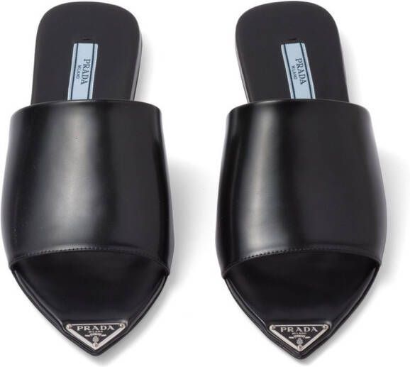 Prada Sandalen met puntige neus Zwart