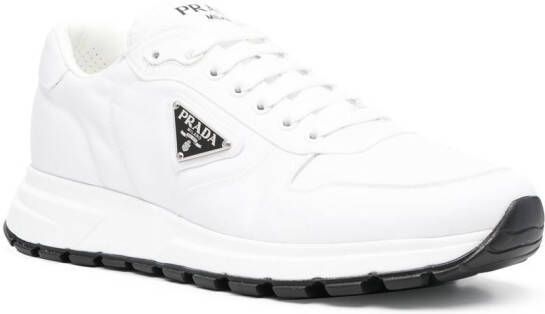 Prada Sneakers met logoplakkaat Wit