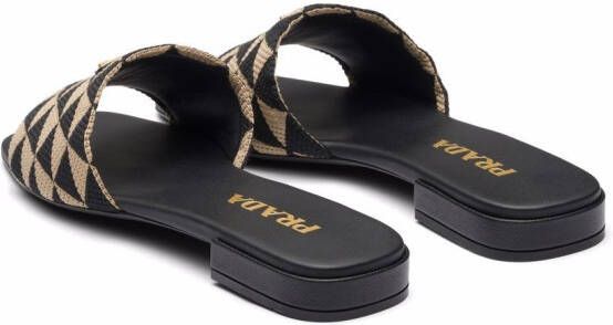 Prada Slippers met logoplakkaat Zwart