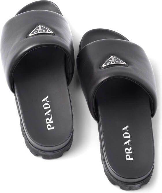 Prada Slippers met logoplakkaat Zwart