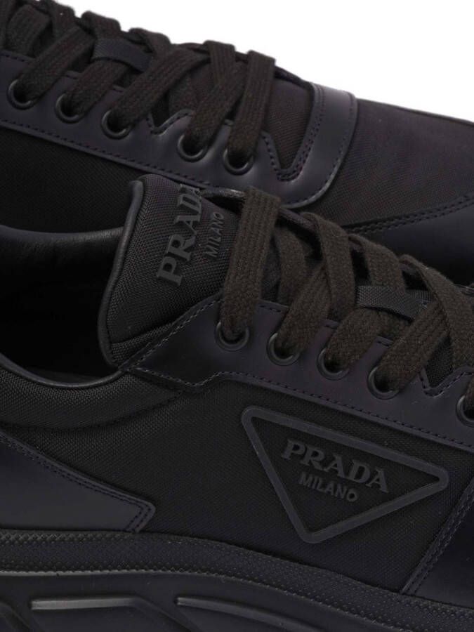 Prada Sneakers met logopatch Zwart