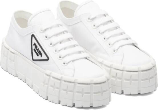 Prada Sneakers met plateauzool Wit