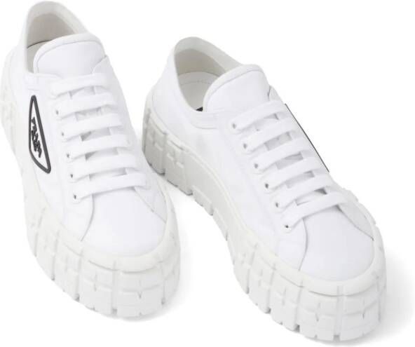 Prada Sneakers met plateauzool Wit