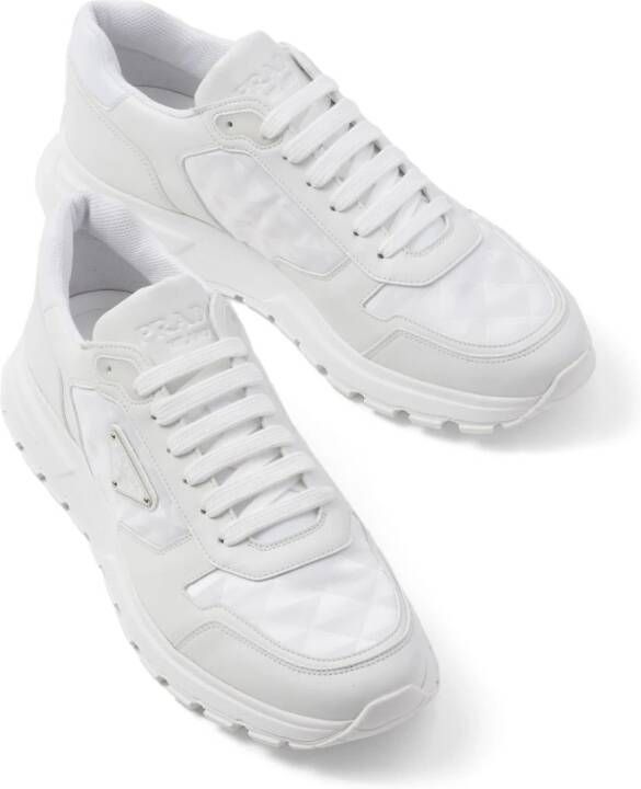 Prada Sneakers met vlakken Wit