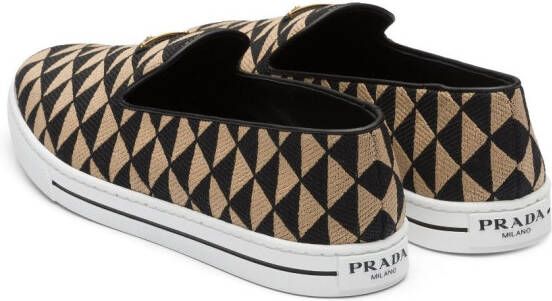 Prada Loafers met logo Zwart