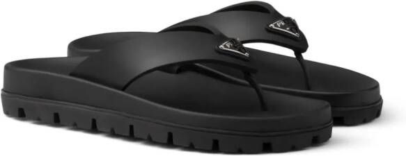 Prada Teenslippers met logo Zwart