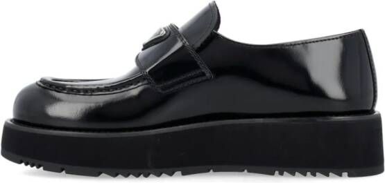 Prada Leren loafers met logo Zwart