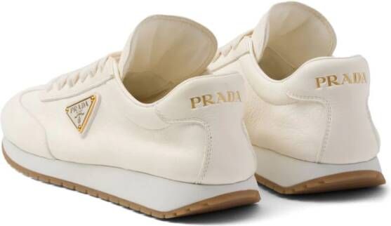 Prada Leren sneakers met logo Beige