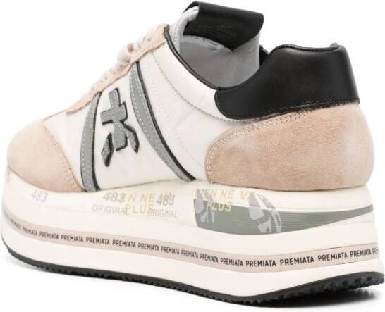 Premiata Beth 6500 sneakers met logopatch Beige