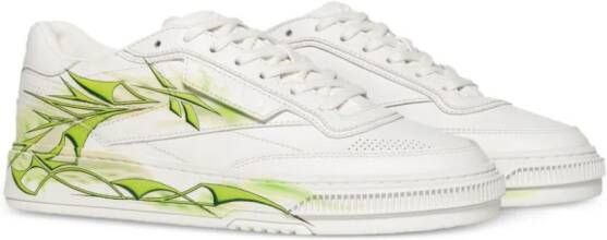 Reebok LTD Club C sneakers met logoprint Beige