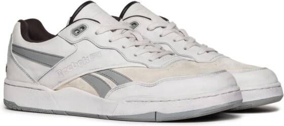 Reebok LTD BB 4000 II sneakers van imitatieleer Beige