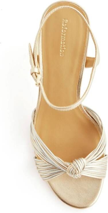 Reformation Petra leren sandalen Goud