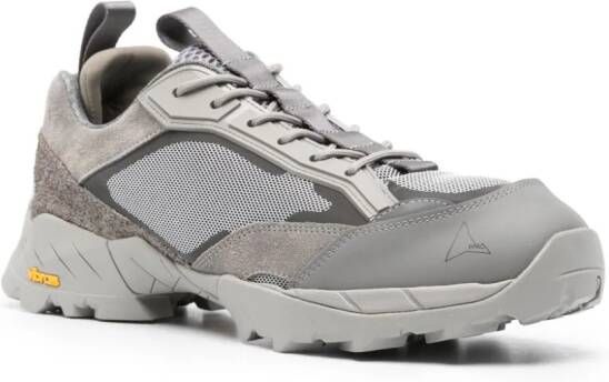 ROA Lhakpa sneakers met geborduurd logo Grijs