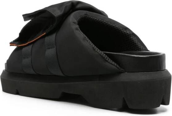 sacai Gewatteerde slippers Zwart