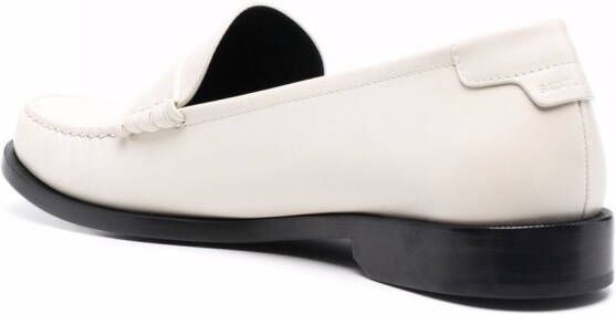 Saint Laurent Loafers met logoplakkaat Beige