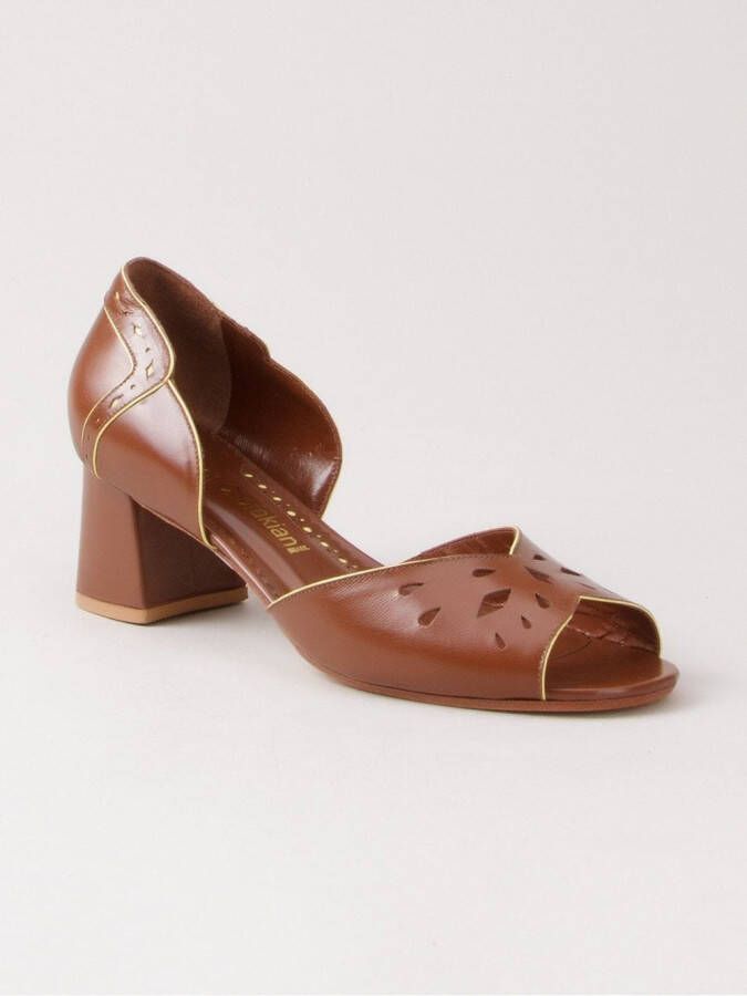 Sarah Chofakian pumps met chunky hak Bruin