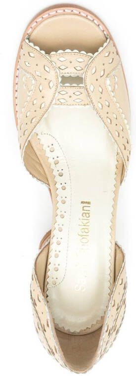 Sarah Chofakian Secret Garden uitgesneden pumps Beige