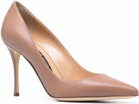 Sergio Rossi Pumps met puntige neus Beige