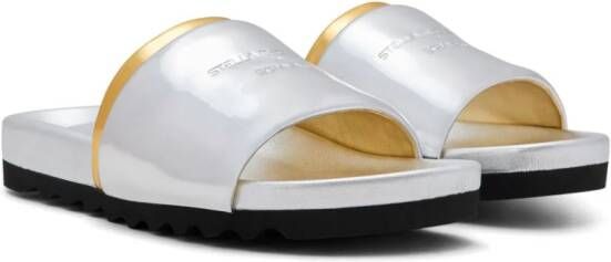 Stella McCartney x Sorayama slippers van imitatieleer Zilver