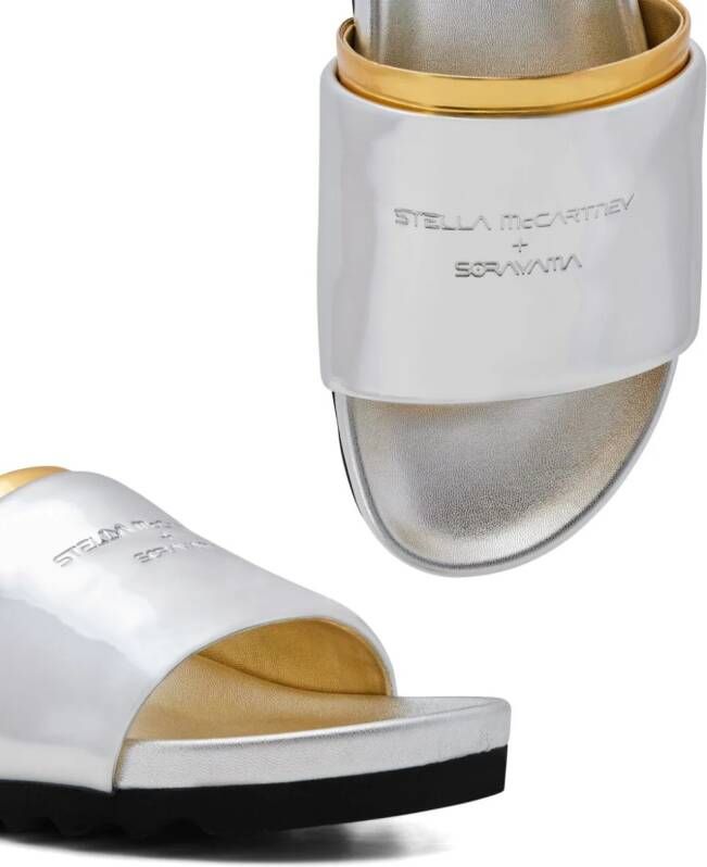Stella McCartney x Sorayama slippers van imitatieleer Zilver