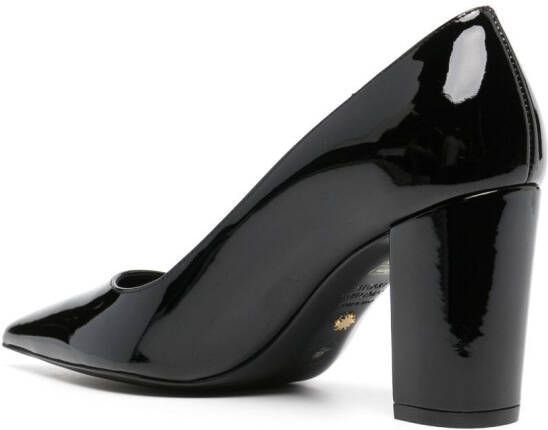 Stuart Weitzman Pumps met puntige neus Zwart