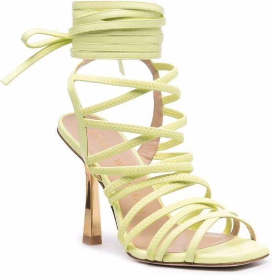 Stuart Weitzman Jaxie sandalen met open neus Geel