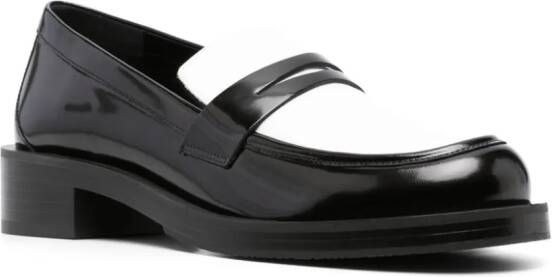 Stuart Weitzman Lakleren loafers Wit