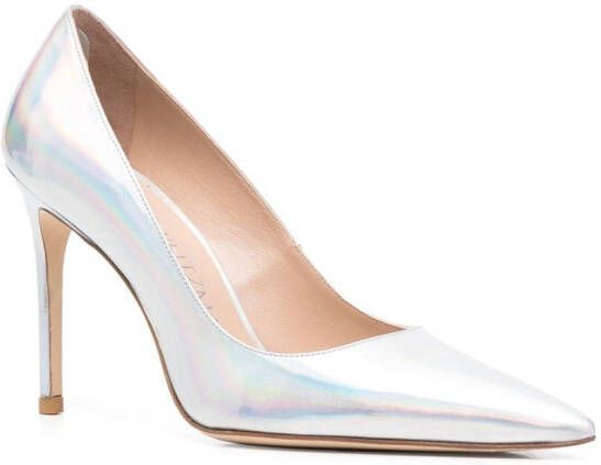 Stuart Weitzman Pumps met holografisch effect Zilver