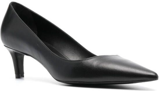 Stuart Weitzman Pumps met puntige neus Zwart