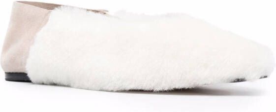 Studio Amelia Slippers met puntige neus Beige