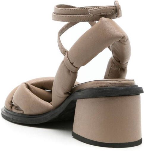 Studio Chofakian Studio sandalen met blokhak Bruin