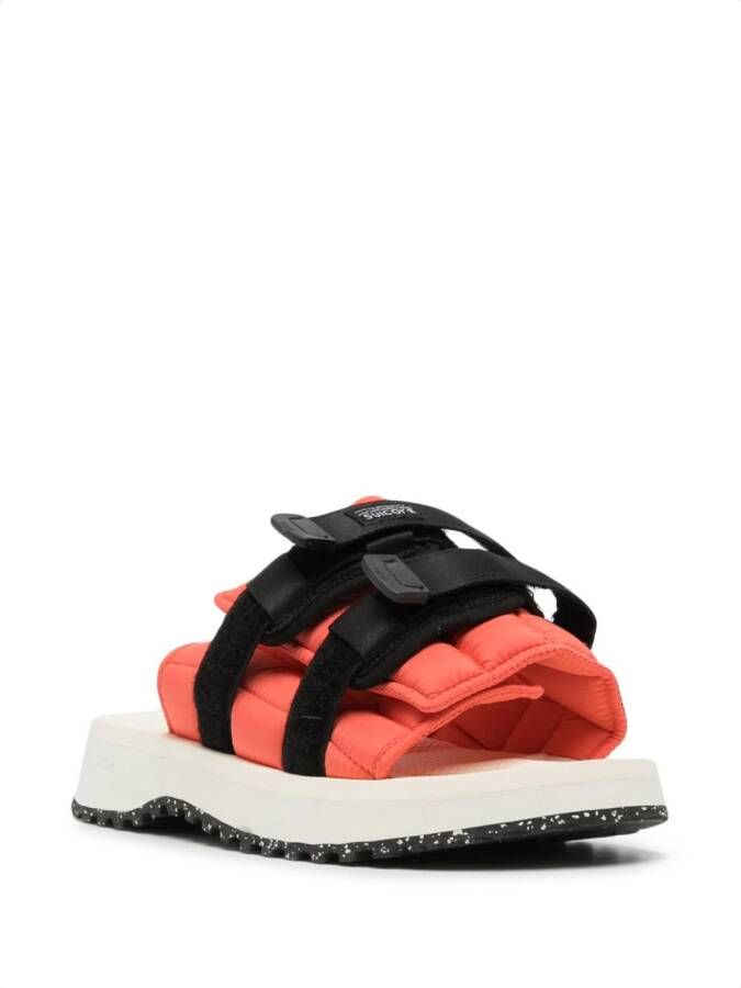 Suicoke Moto slippers met logopatch Beige