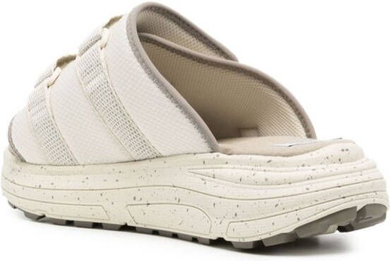 Suicoke Moto slippers met logopatch Beige