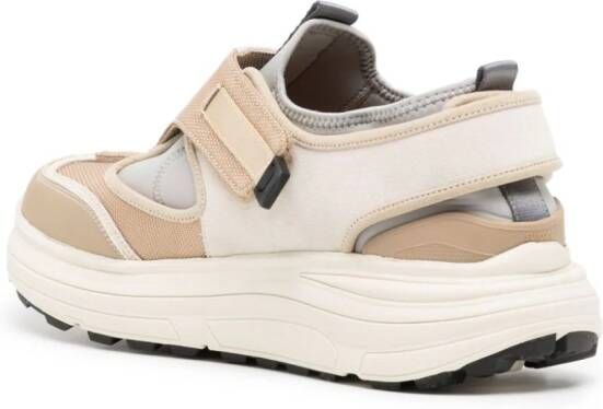 Suicoke Tred sneakers met logopatch Beige