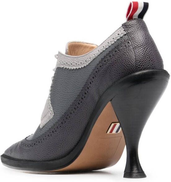 Thom Browne Brogue pumps met puntige neus Grijs