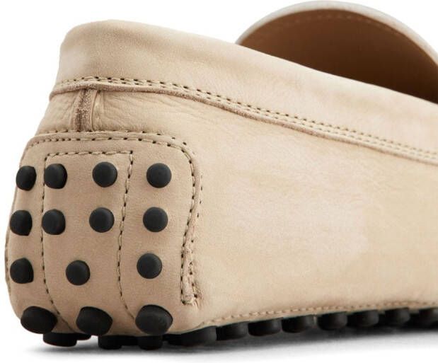 Tod's Loafers met logo-reliëf Beige