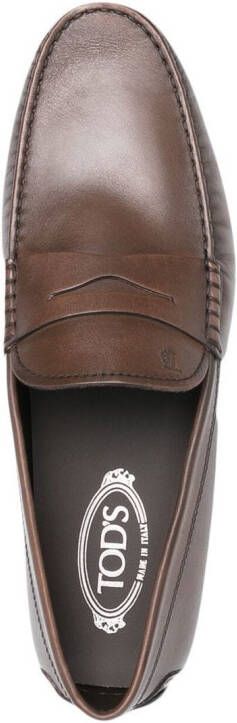 Tod's Loafers met logo reliëf Bruin