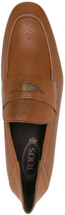 Tod's Loafers met logoplakkaat Bruin