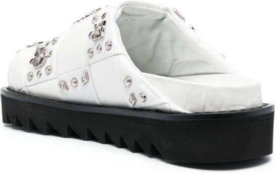 Toga Pulla Slippers verfraaid met studs Wit