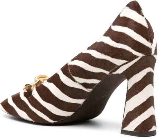 Tory Burch Jessa pumps met zebraprint Bruin